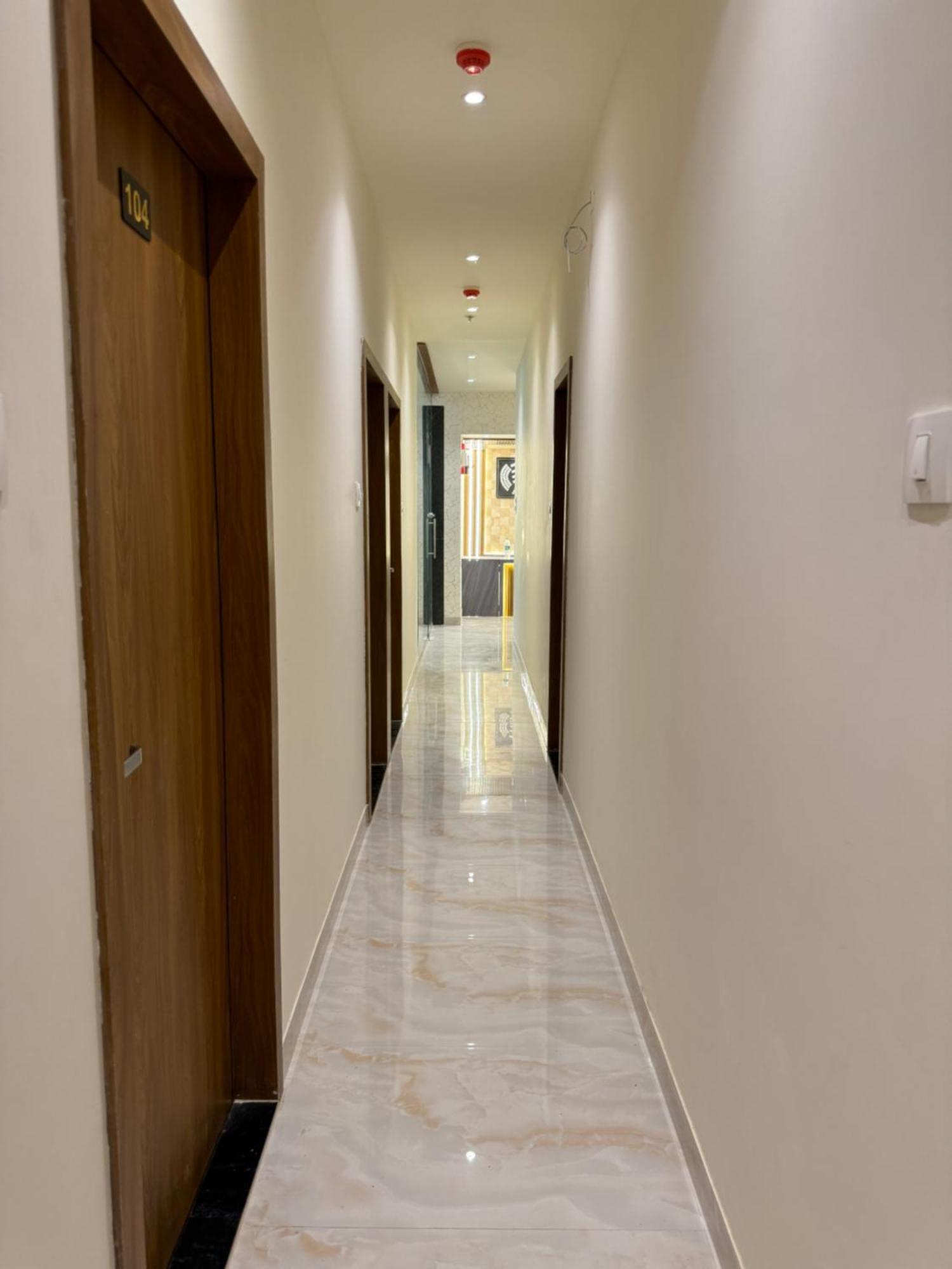 Hotel Bellamont Mumbai Exterior photo