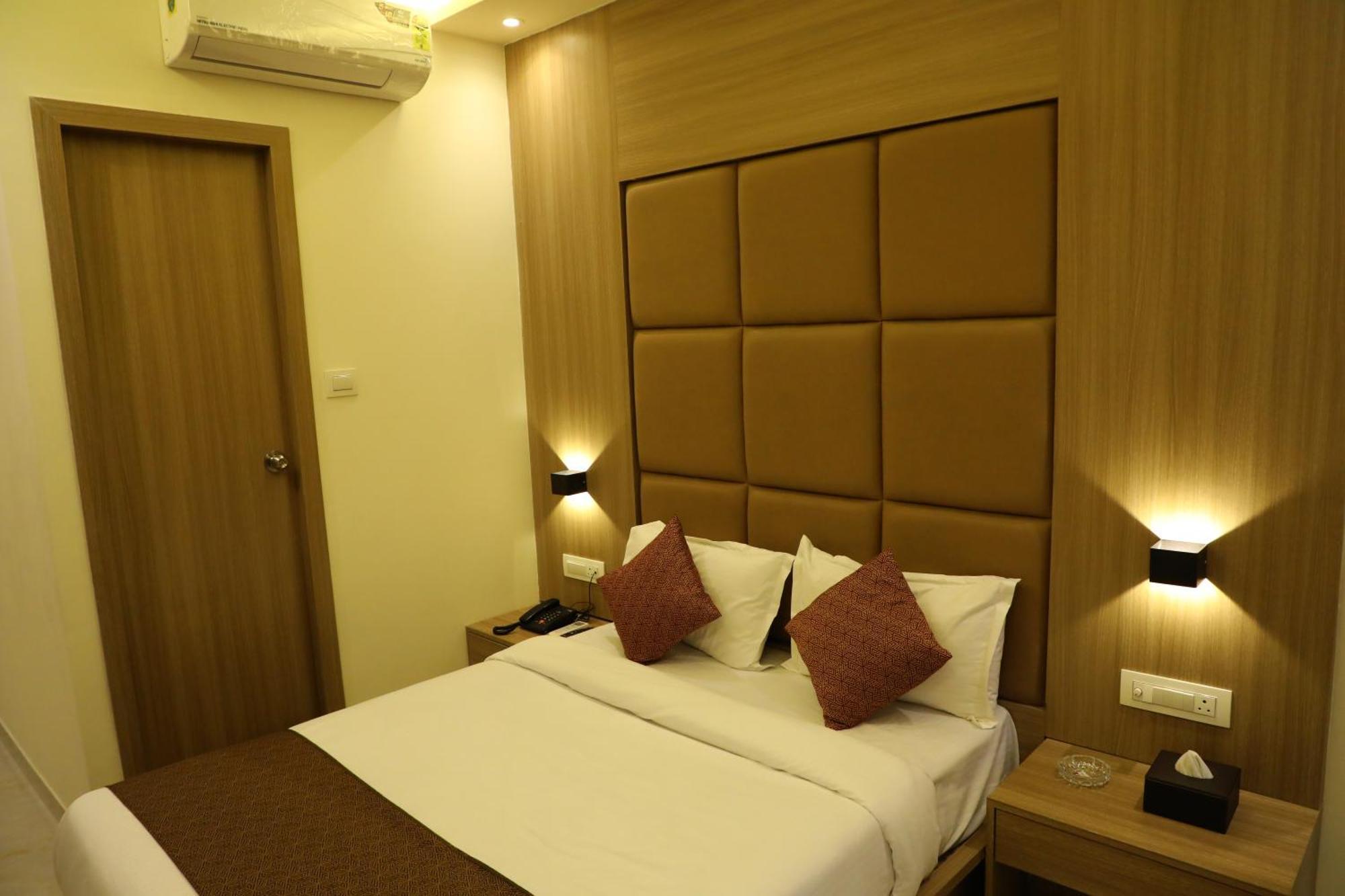 Hotel Bellamont Mumbai Exterior photo